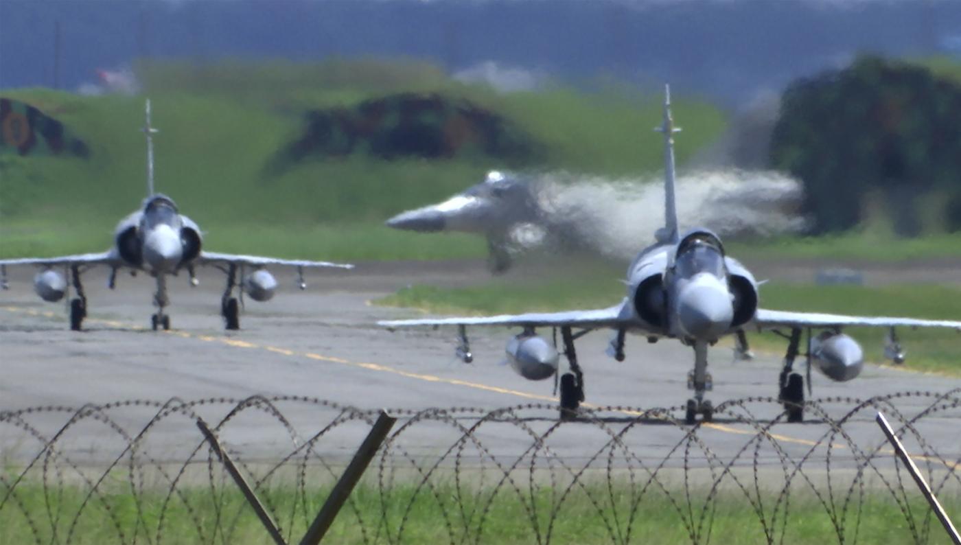 Taiwan, Cina sembra prepararsi a lanciare guerra
