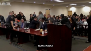 Usa, tenta di aggredire killer di Buffalo: processo sospeso
