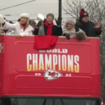 Usa, Super Bowl: i Chiefs festeggiano la vittoria a Kansas City