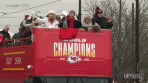 Usa, Super Bowl: i Chiefs festeggiano la vittoria a Kansas City