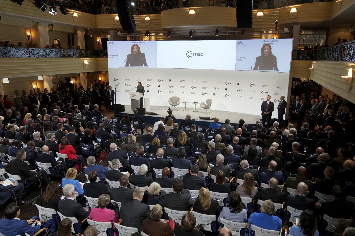 Ucraina, l’Ue ribadisce: “Kiev va rifornita meglio”