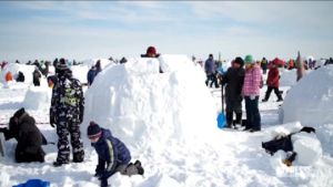 Siberia, in migliaia al festival degli igloo