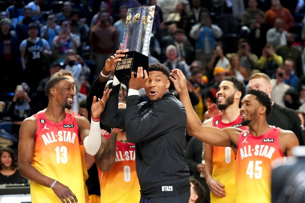 Nba, team Antetokounmpo vince All Star Game
