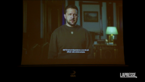Ucraina, videomessaggio Zelensky: “Grazie Italia, vincere è il nostro destino”
