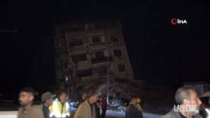 Terremoto Turchia, nuova scossa a confine con Siria