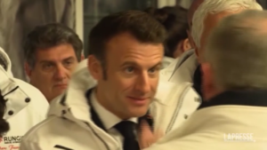 Francia, Macron: “Per pensioni lavorare di più tutti”