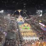 Brasile, in migliaia al Sambodromo di Rio per Carnevale