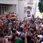 Brasile, a Rio continua il Carnevale: strade ancora stracolme