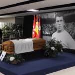 Spagna, i funerali di Amancio Amaro: bandiera del Real Madrid