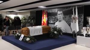 Spagna, i funerali di Amancio Amaro: bandiera del Real Madrid