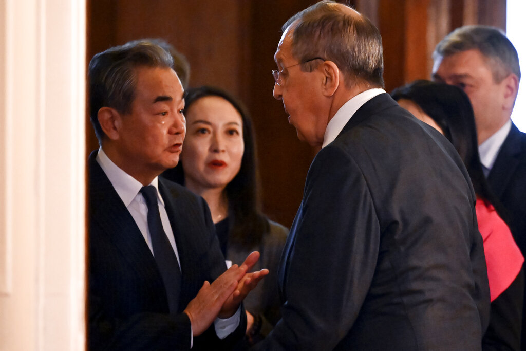 Russia, incontro Lavrov-Wang Yi