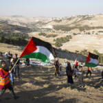 Medioriente, palestinese aggredisce guardia: ferita