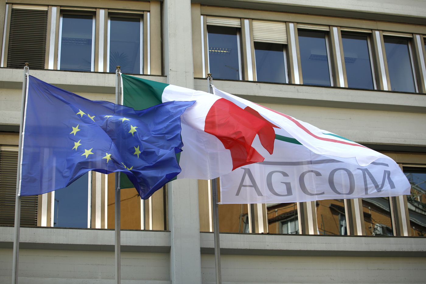 Agcom, ok regolamento contro parole odio in tv