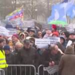 Ucraina: in migliaia in piazza a Berlino per pace e no invio armi