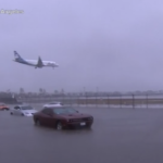 Usa, strade allagate vicino l’aeroporto di Los Angeles