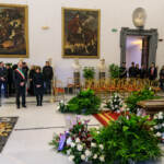 Costanzo, in centinaia per ultimo saluto