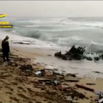 Migranti, si aggrava bilancio vittime Crotone