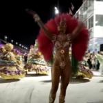 Brasile, scuole di samba a sfilata Carnevale di Rio