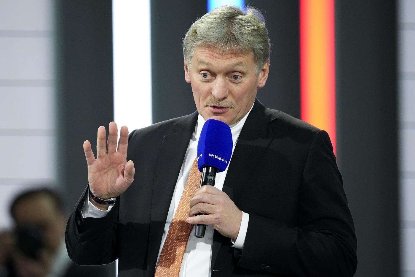 Ucraina, Peskov: “Nato agisce come nemico della Russia”