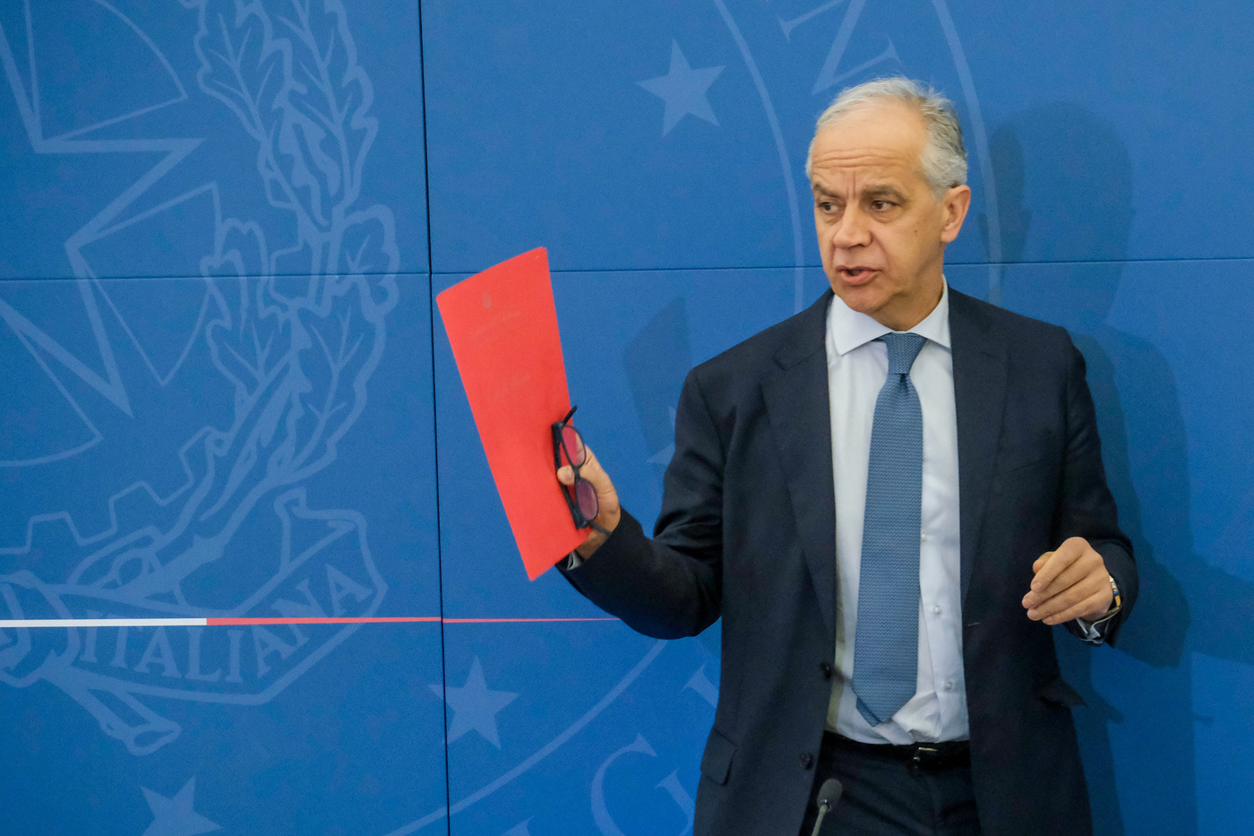 Migranti, Piantedosi: “Salvataggi siano condivisi da Ue”