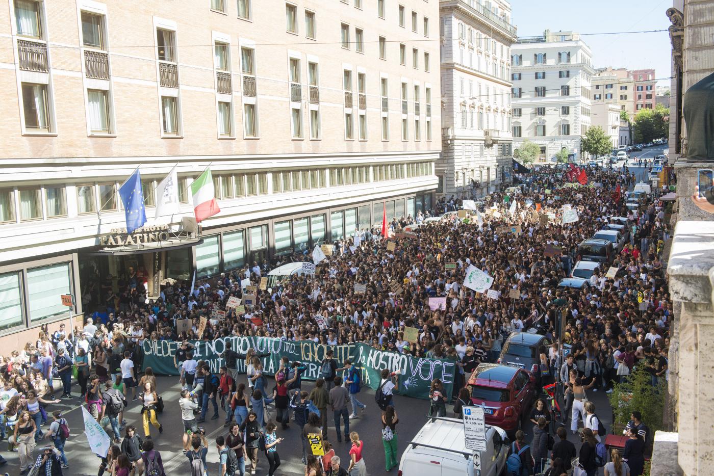 Clima, tornano i Fridays for Future: cortei a Roma e Milano