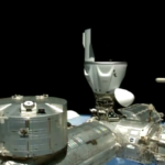 Spazio, 4 nuovi astronauti sull’Iss: l’attracco della capsula di Space X