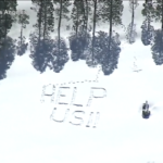 California, cittadini isolati scrivono ‘Aiutateci’ sulla neve