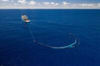 Raccolta di plastica nell’oceano Pacifico