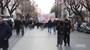 Grecia, nuove proteste a Salonicco dopo disastro ferroviario