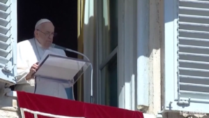 Naufragio Crotone, Papa: “Fermare trafficanti esseri umani”