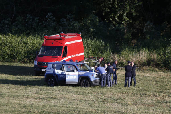 Auto di polizia e vigili del fuoco