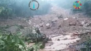 Indonesia, 11 morti per una frana