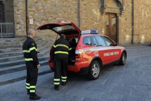 Un auto dei vigili del fuoco