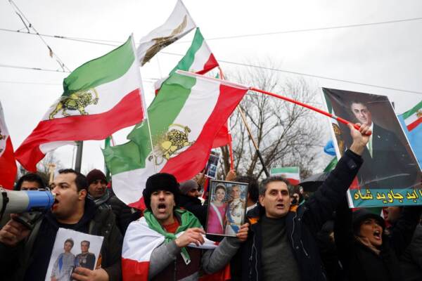 Iran, primi arresti per avvelenamento studentesse