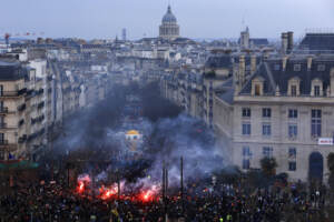 Manifestazione contro la riforma delle pensioni a Parigi, in Francia