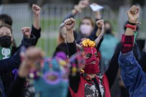 Cile: il canto delle donne contro la violenza