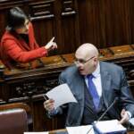 Serracchiani denuncia: “FdI blocca legge su detenute madri”