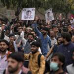 Pakistani police use water cannon, tear gas on Khan rally