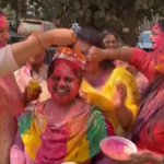 In India si celebra Holi, la Festa dei Colori