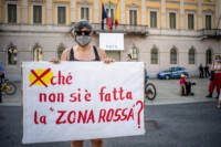 Bergamo, presidio del comitato Verità e Giustizia per le vittime del coronavirus