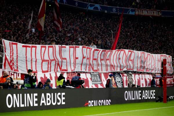 Champions, tifosi Bayern contro Piantedosi: “Uomo di m…”