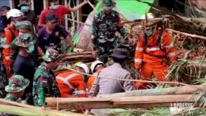 Frana in Indonesia: almeno 21 morti sull’isola di Natuna