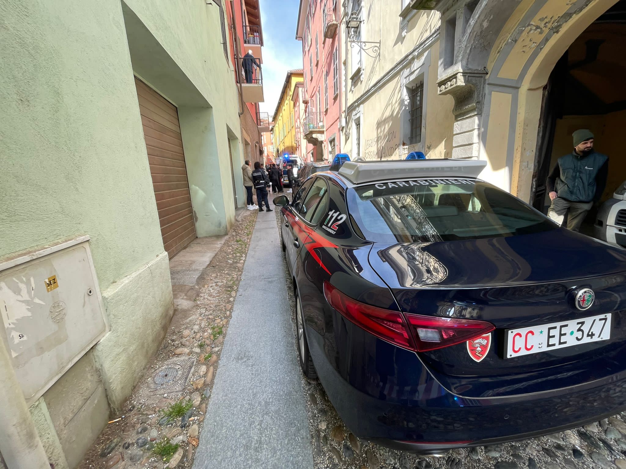 Pinerolo, prende madre a martellate e la uccide