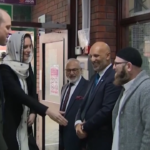 Kate Middleton, l’imam non dà la mano alla principessa