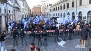 Comunità israeliana in piazza a Roma contro Netanyahu