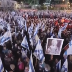 Israele, ancora in migliaia in piazza contro la riforma giudiziaria