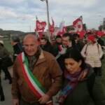 Cutro, al corteo c’è anche il sindaco di Crotone