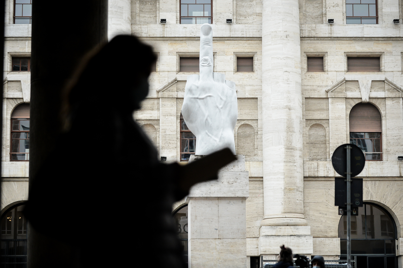 Le Borse pagano i dazi di Trump, Wall Street in forte calo. In picchiata Stellantis