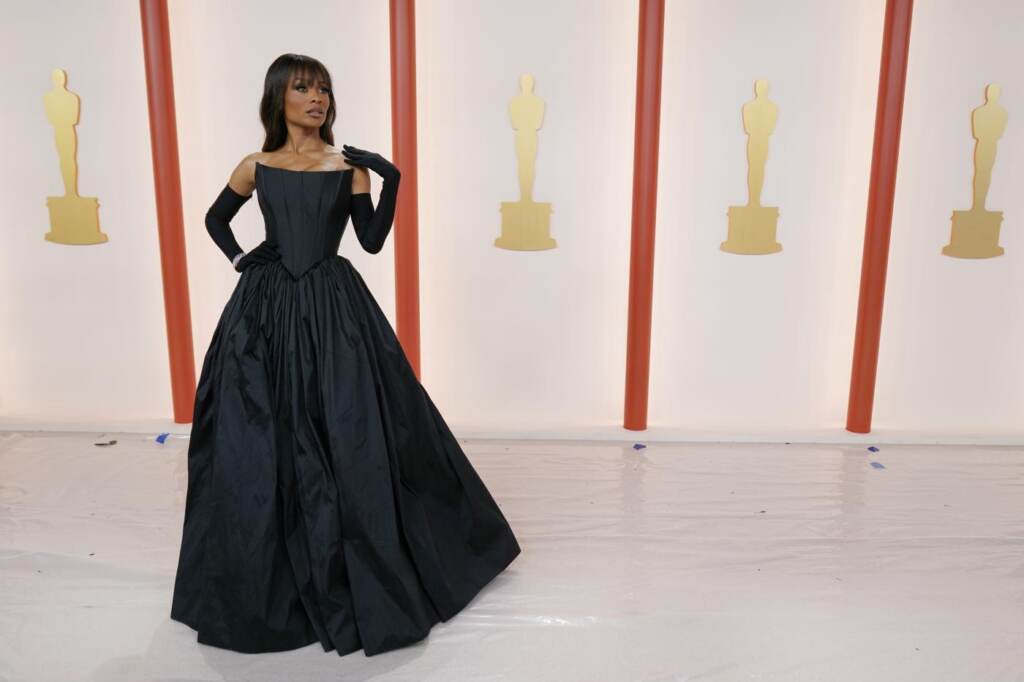 Galleria foto 'Oscar 2023, tutti i look della serata – FOTOGALLERY' - foto 13