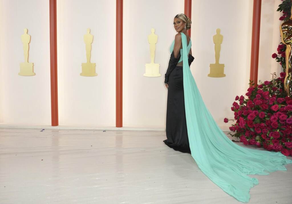 Galleria foto 'Oscar 2023, tutti i look della serata – FOTOGALLERY' - foto 16